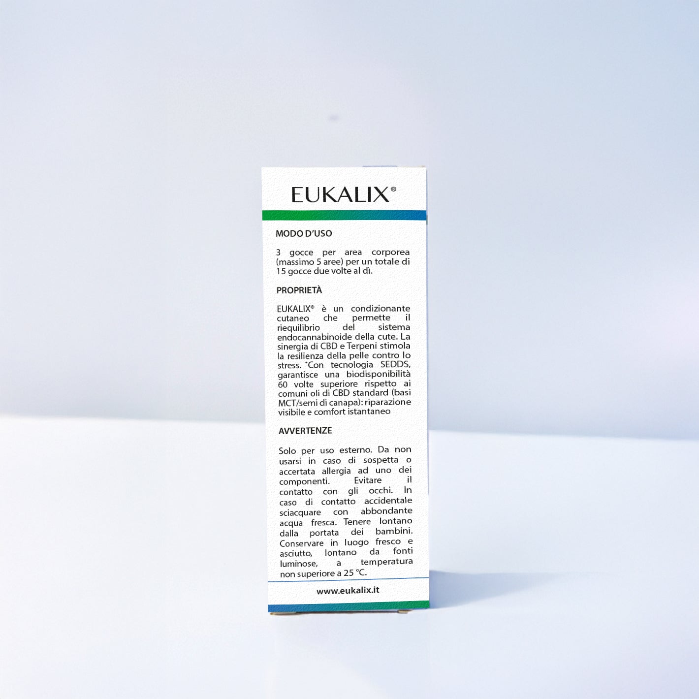 EUKALIX All-In Capsaicina, Eucalipto, Repair Plus CBD topical formula in a package, shown from the right side.